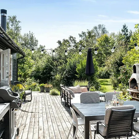 70s Nostalgia Garden On Sjaellands Odde Hébergement de vacances Tjørneholm